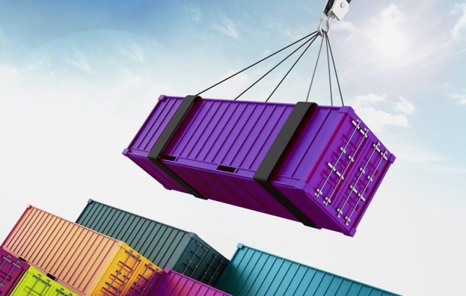Container Nor suspenso no ar.