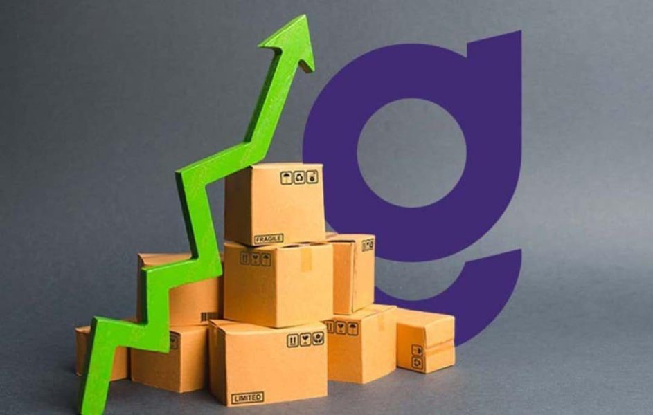 Caixas de papelão e seta de estatística verde representando gestão de distribuição